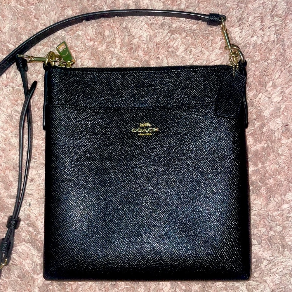 Coach Black Messenger Crossbody 💋